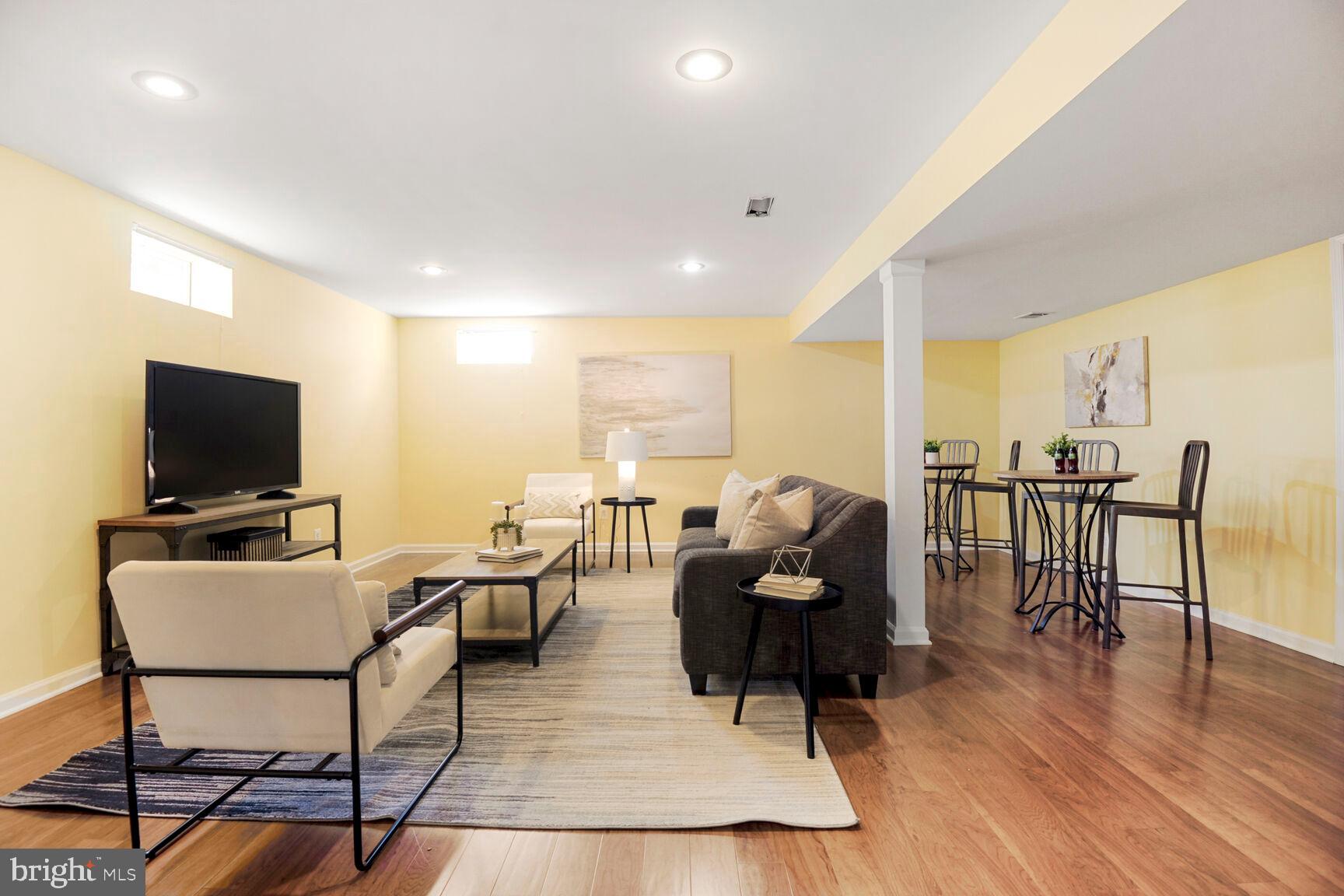 RIVER BANK WOODS - Residential