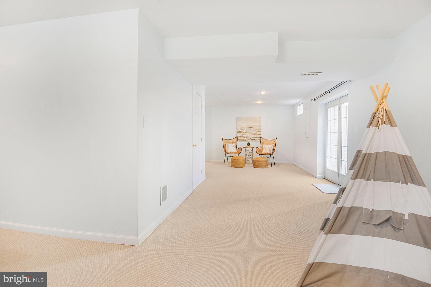 RIVER BANK WOODS - Residential