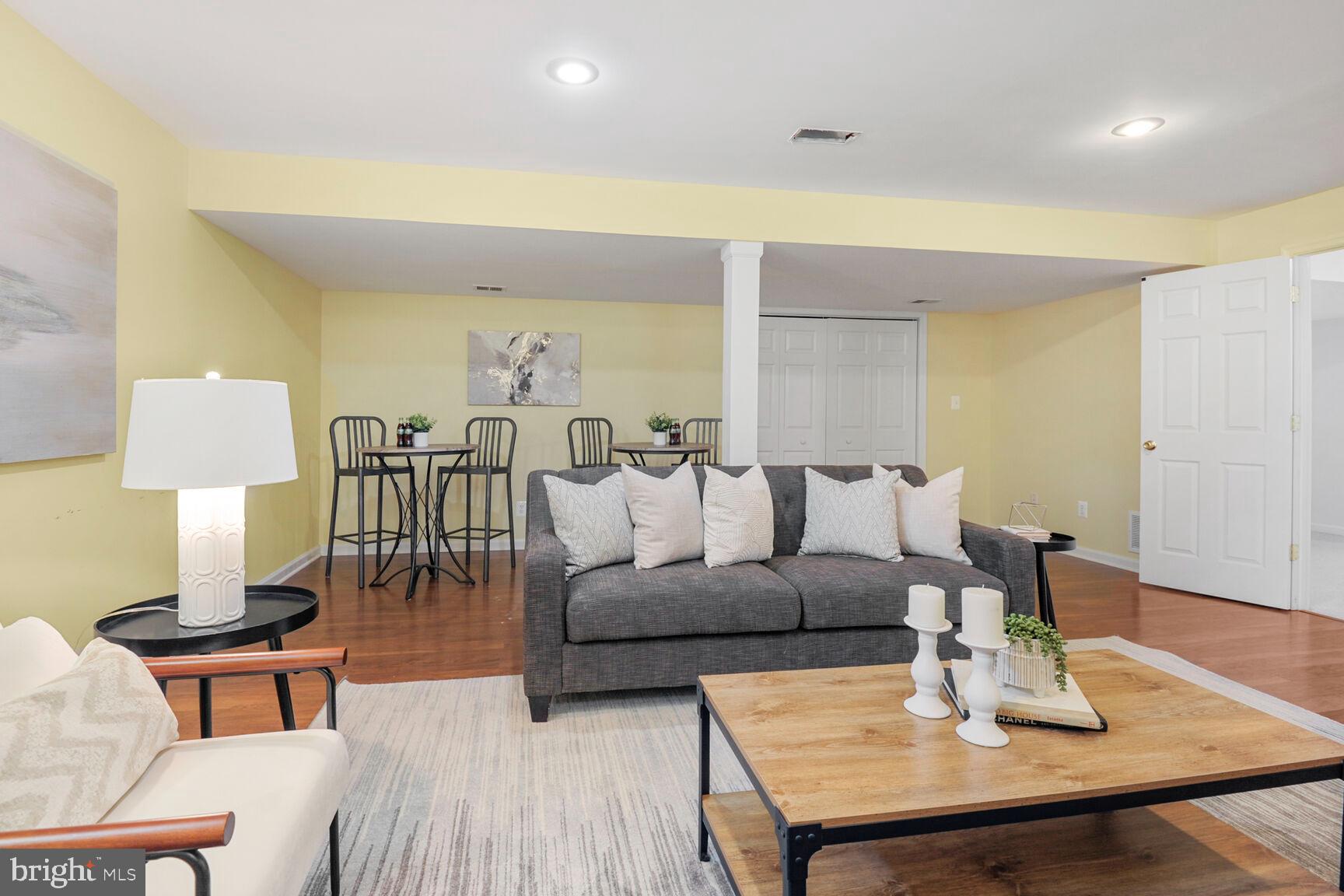 RIVER BANK WOODS - Residential