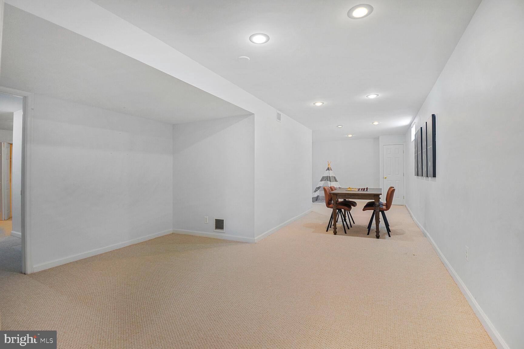 RIVER BANK WOODS - Residential