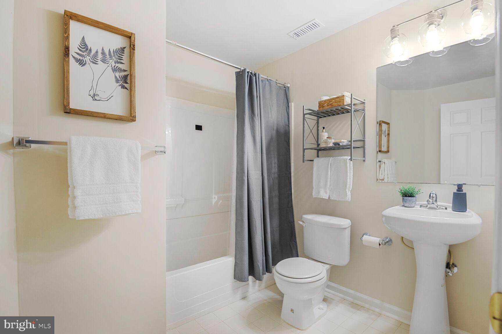 RIVER BANK WOODS - Residential