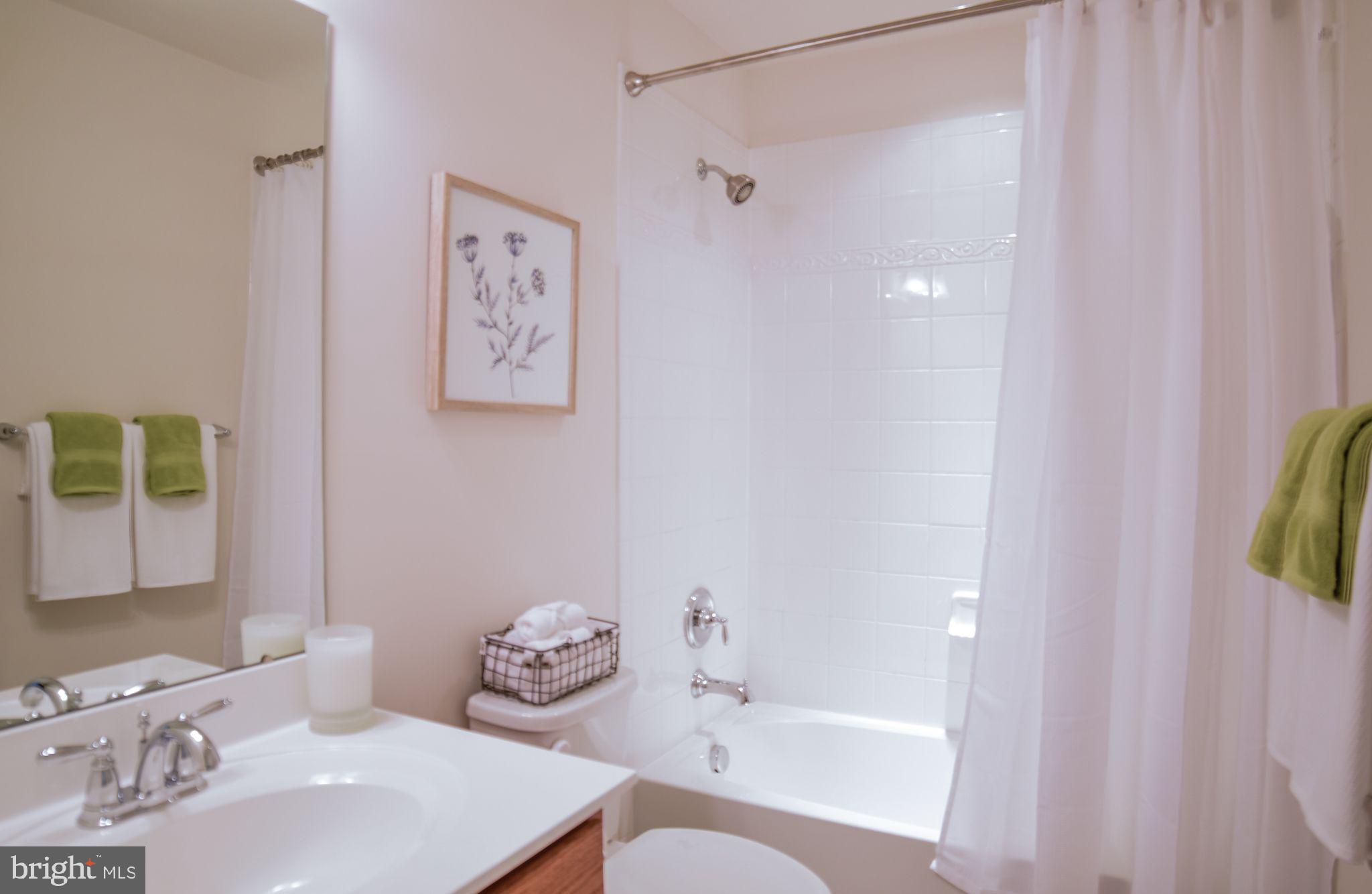 LAFAYETTE CROSSING - Residential