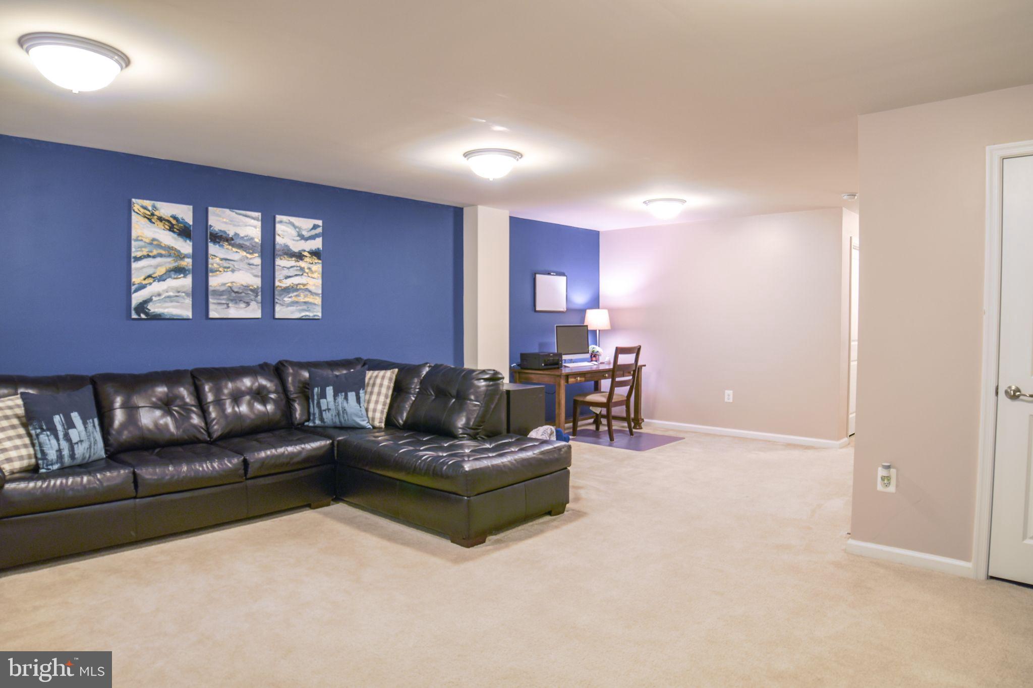 LAFAYETTE CROSSING - Residential