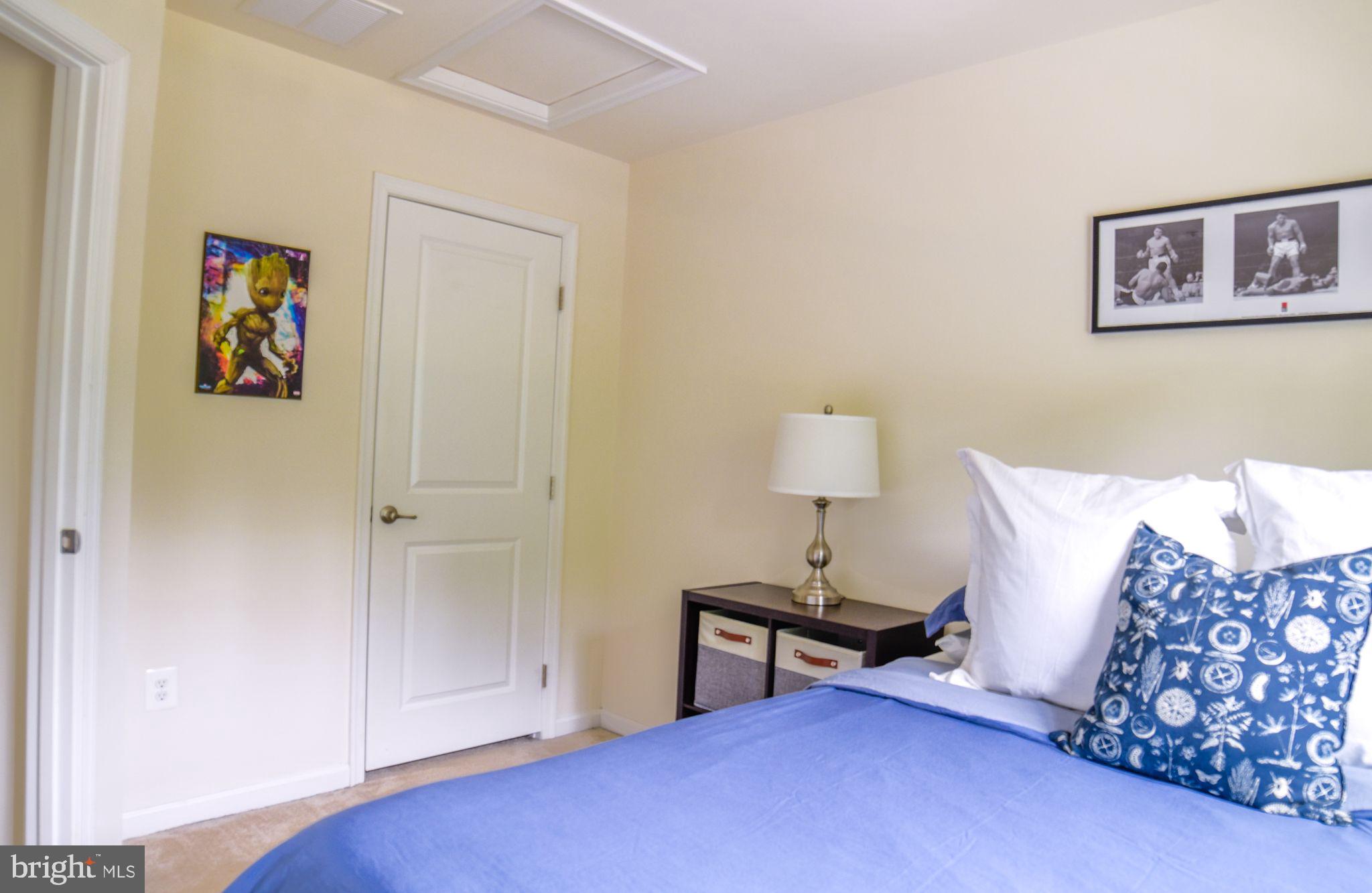 LAFAYETTE CROSSING - Residential