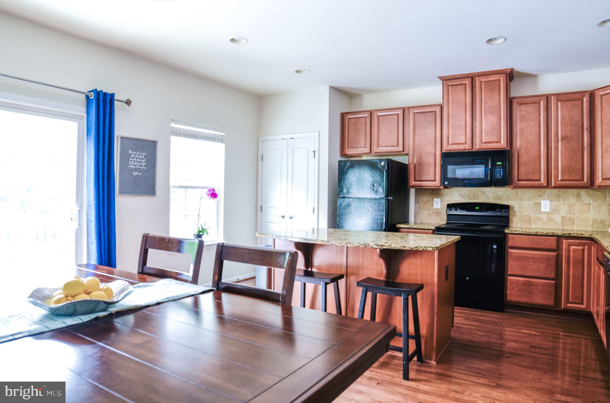 LAFAYETTE CROSSING - Residential