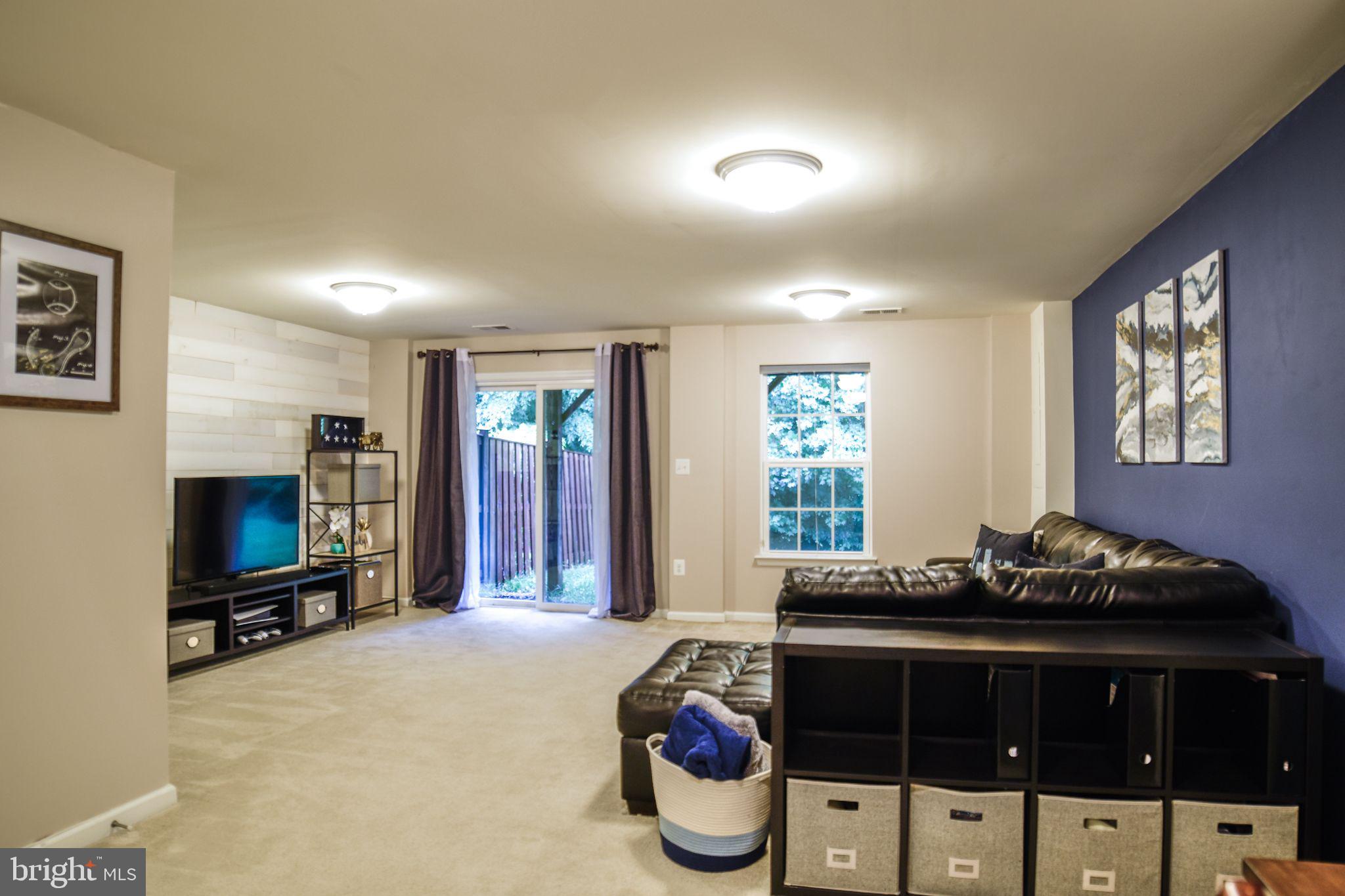 LAFAYETTE CROSSING - Residential