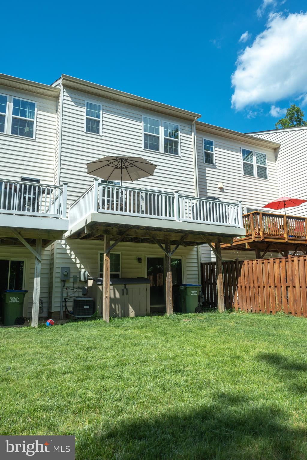 LAFAYETTE CROSSING - Residential