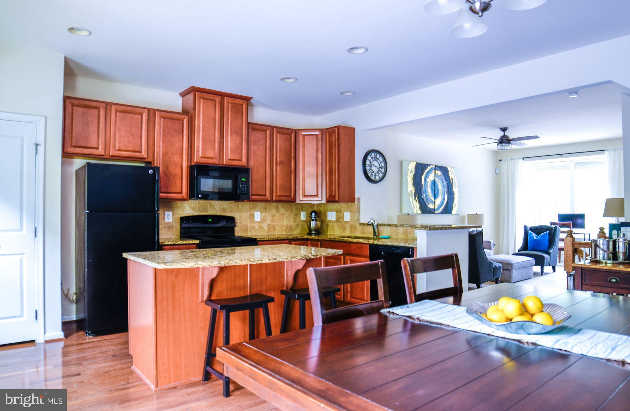 LAFAYETTE CROSSING - Residential