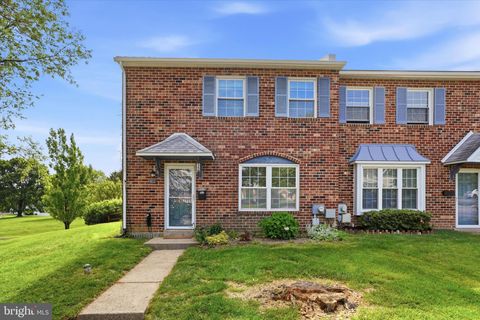 Townhouse For Sale - 301 Gwynedd Court<br/> EXTON, PA 19341