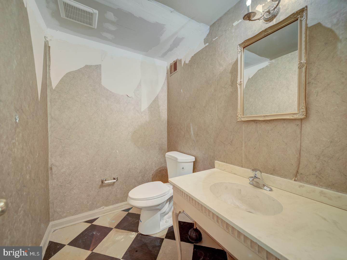 WESTMORELAND SQUARE - Residential