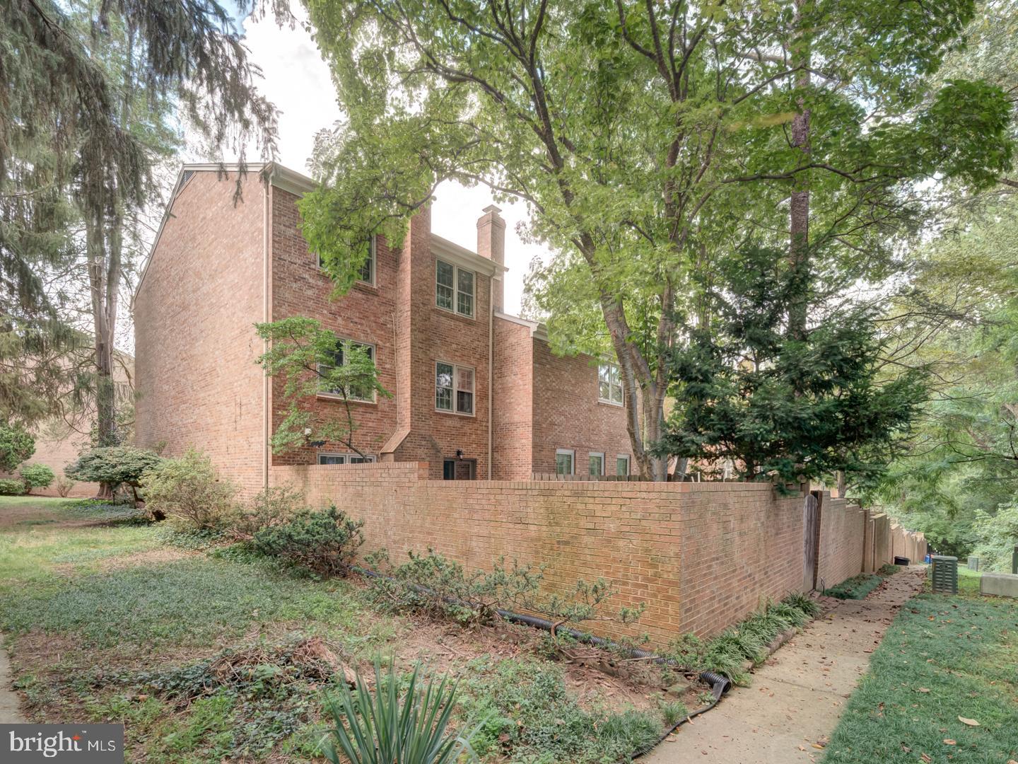 WESTMORELAND SQUARE - Residential