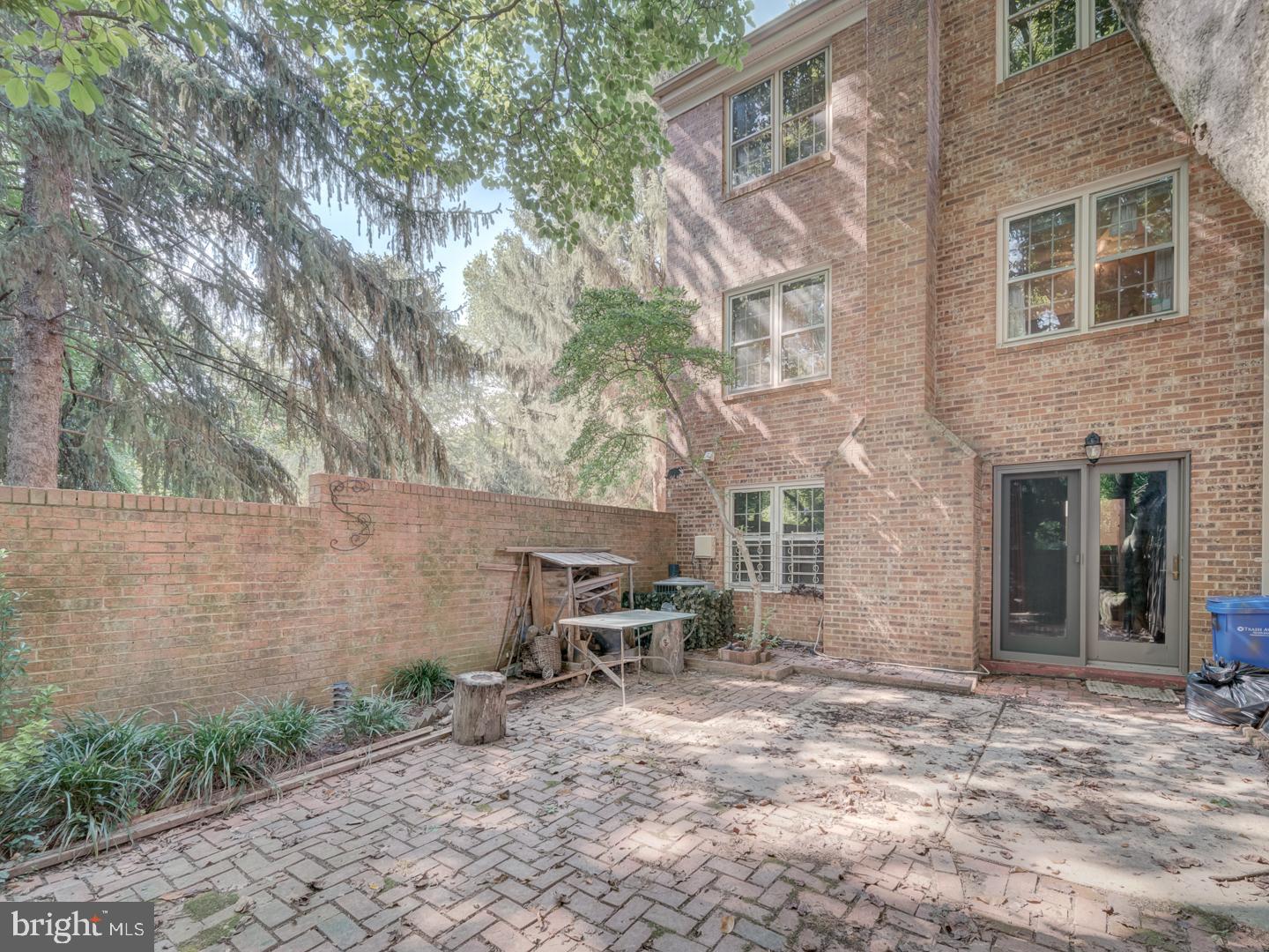 WESTMORELAND SQUARE - Residential