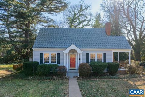 Townhouse For Sale - 1512 Rugby Ave Ave<br/> CHARLOTTESVILLE, VA 22903