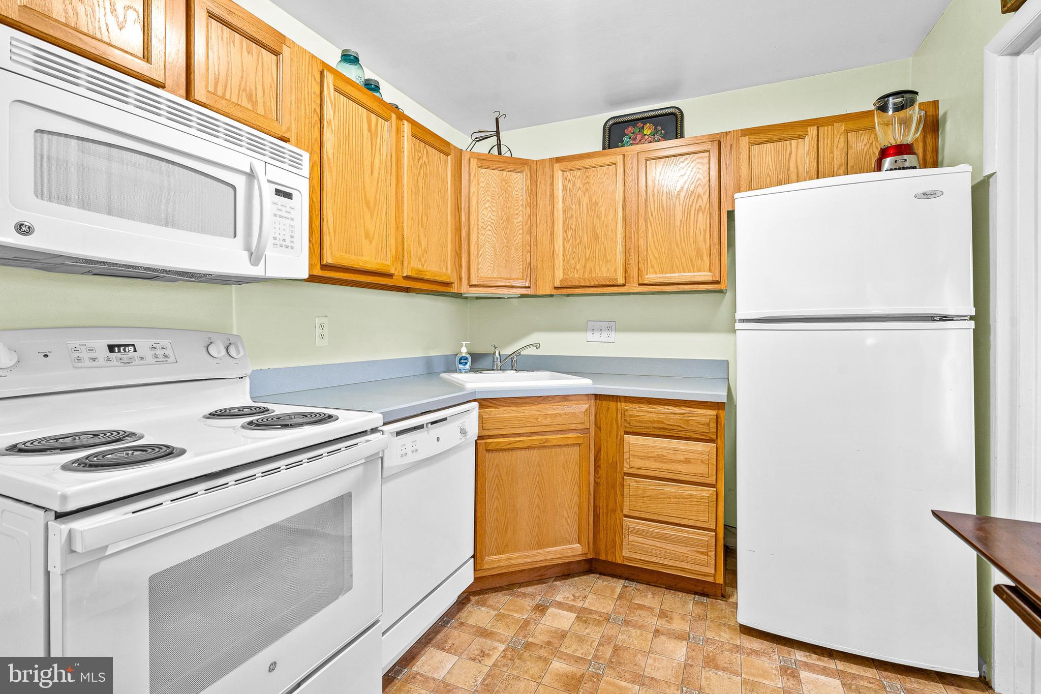 HICKORY HILLS CONDOMINIUMS - Residential