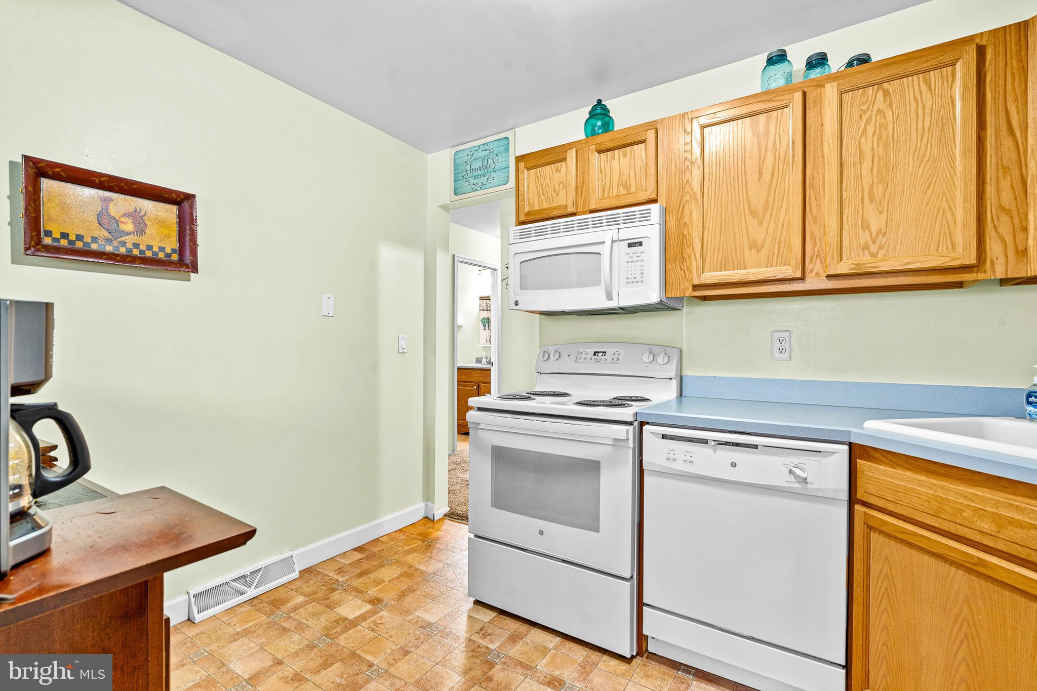 HICKORY HILLS CONDOMINIUMS - Residential