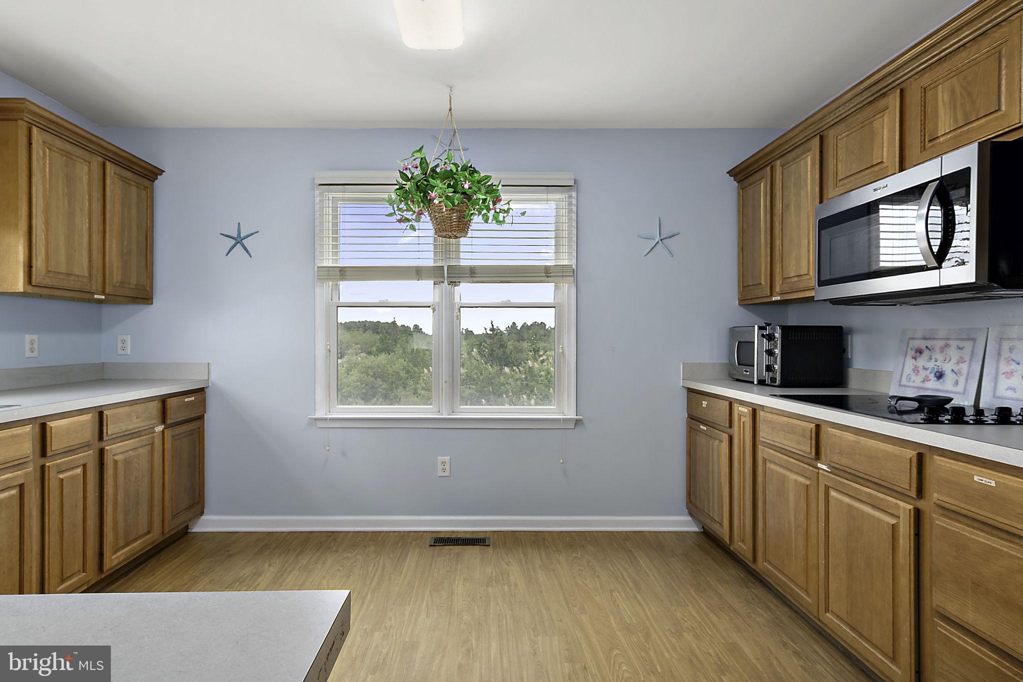 1102 S BAY SHORE DRIVE