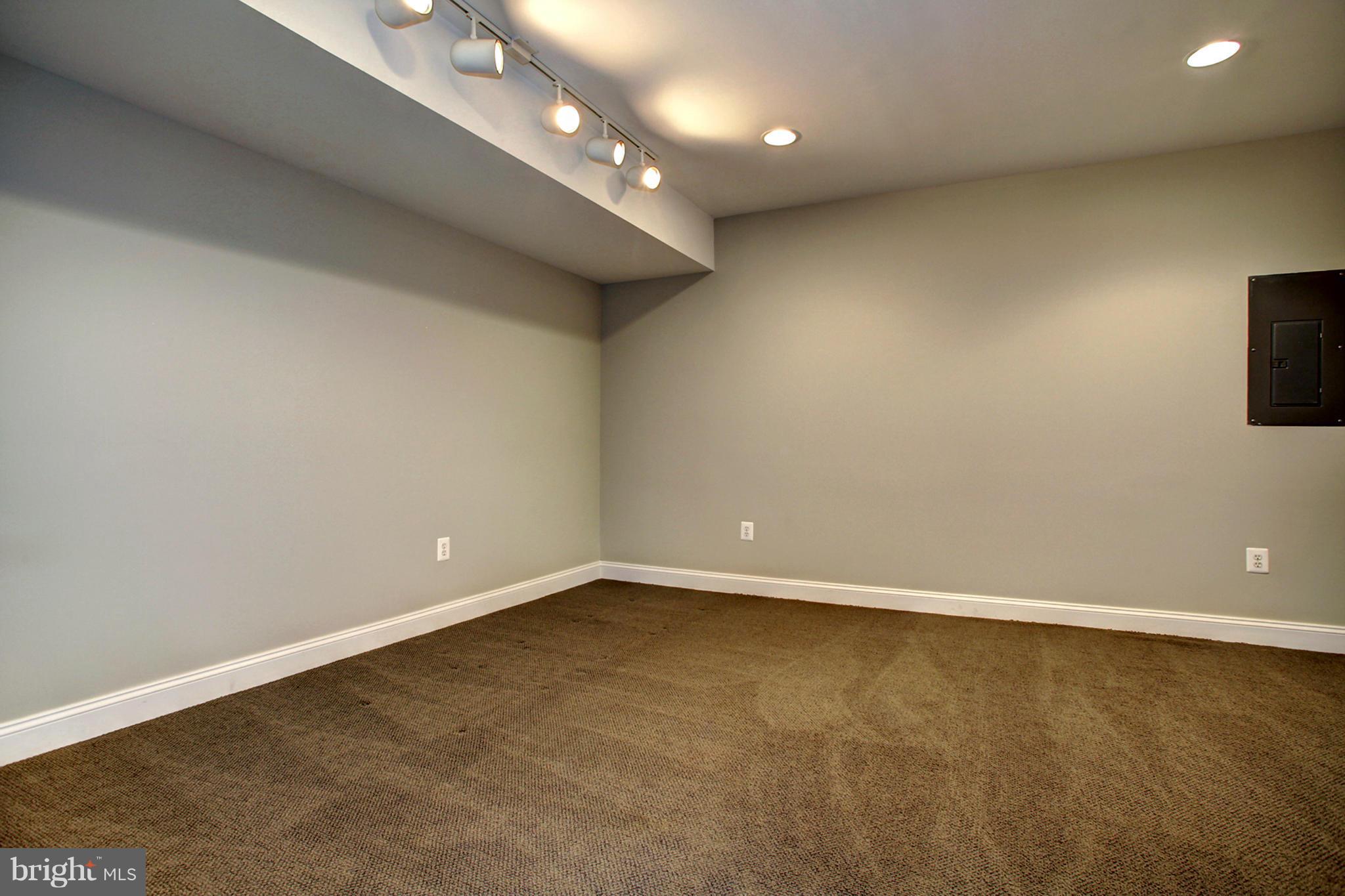 ARLINGWOOD - Residential