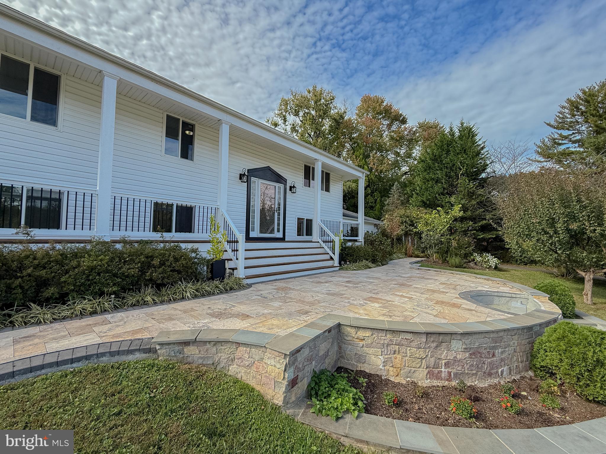 824 CONSTELLATION DRIVE