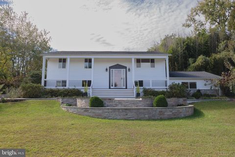 824 CONSTELLATION DRIVE GREAT FALLS VA 22066