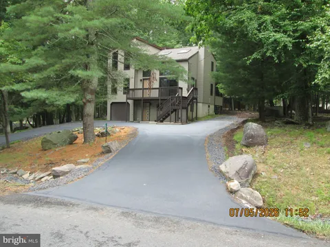 207 Somerset Drive, East Stroudsburg, PA 18301 - #: PAMR2006862