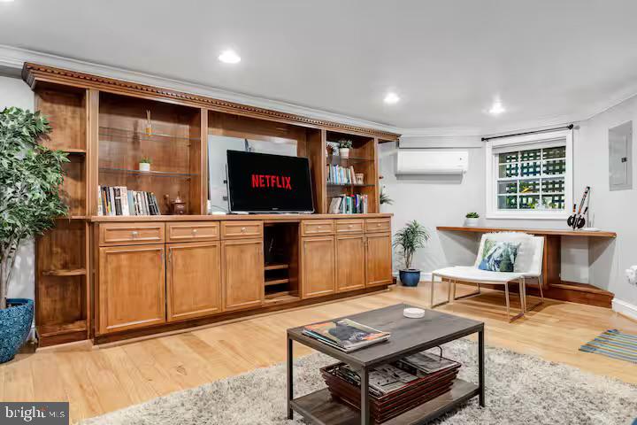 104 R STREET NE #B