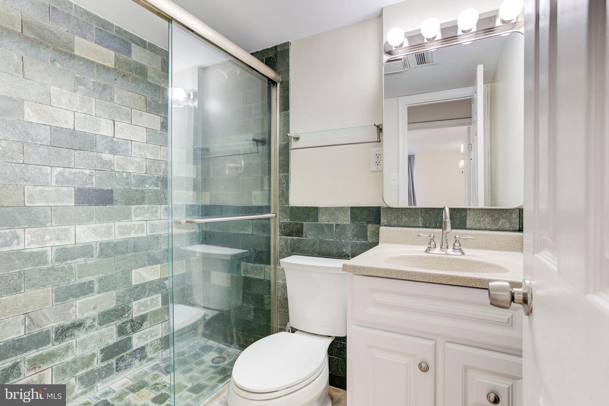 FALLS PLAZA - Residential