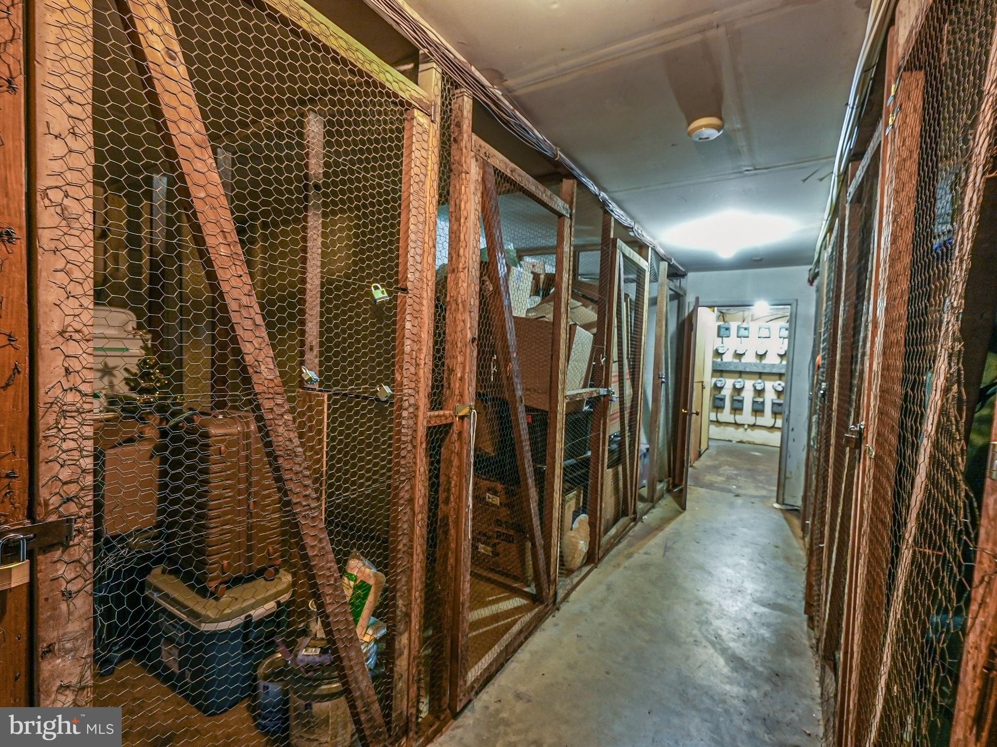 FALLS PLAZA - Residential