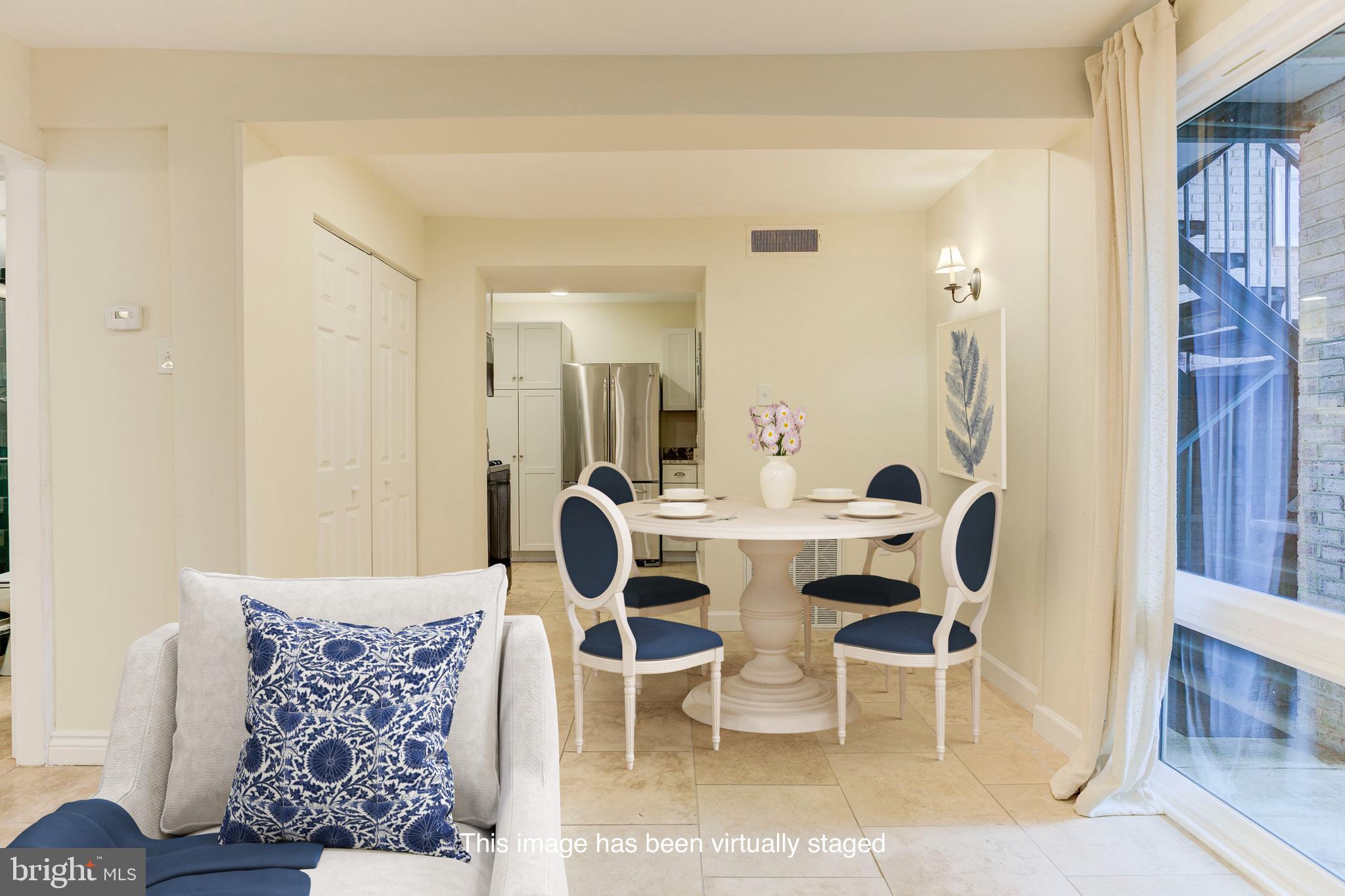 FALLS PLAZA - Residential