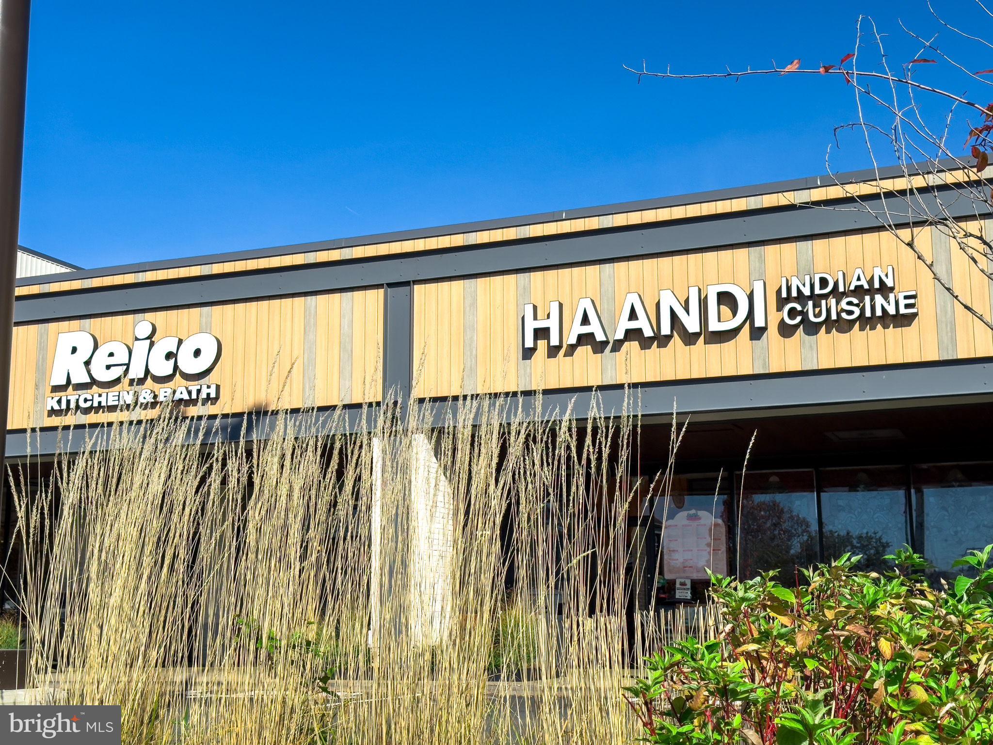 FALLS PLAZA - Residential