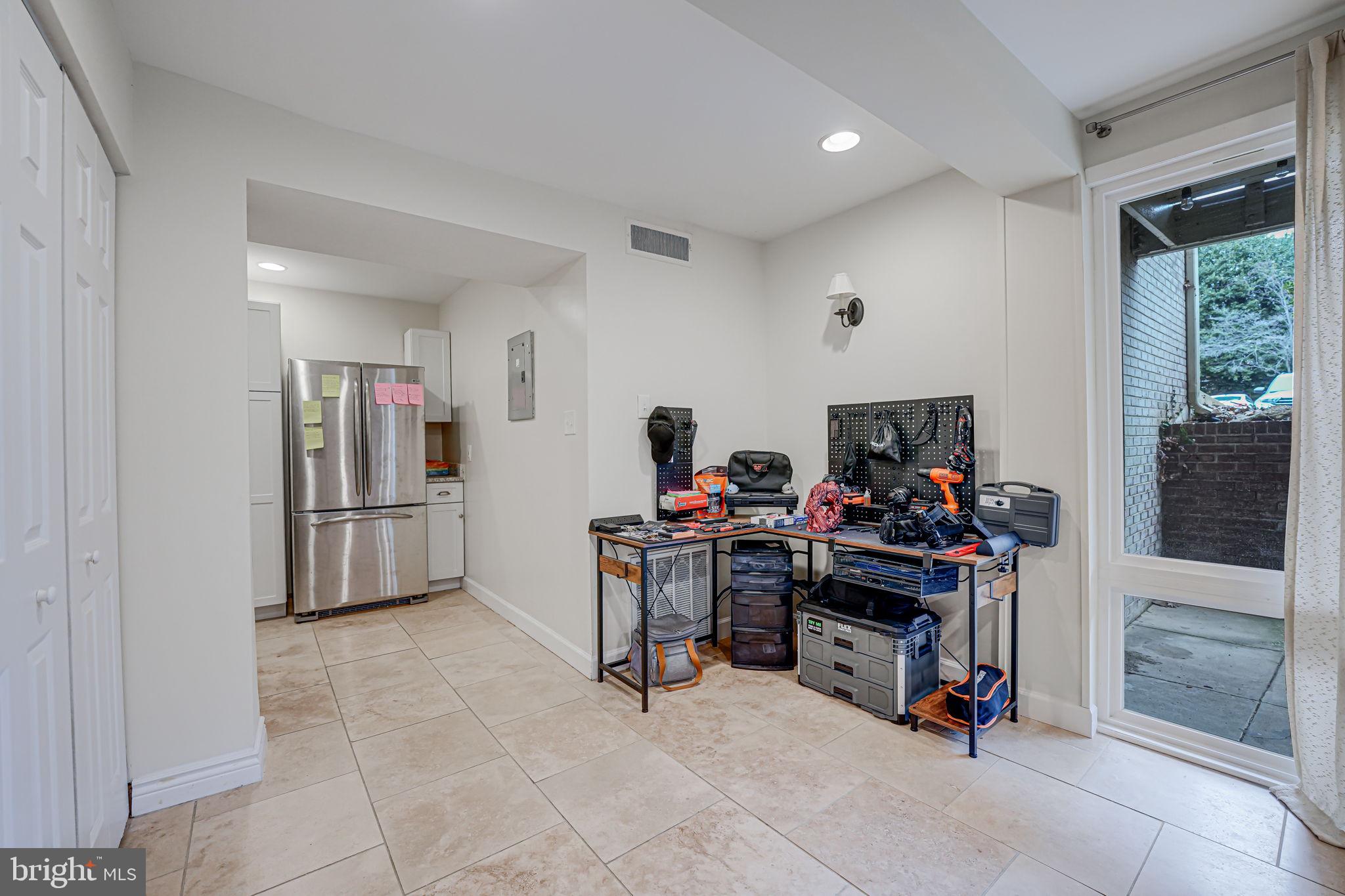 FALLS PLAZA - Residential