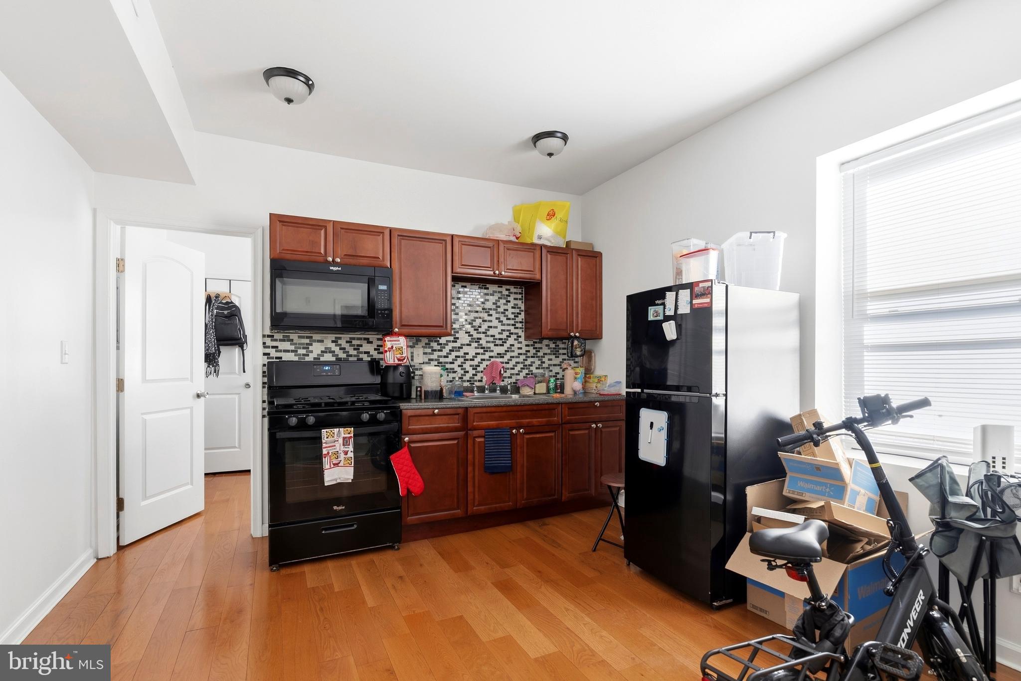 BELMONT - Commercial Sale