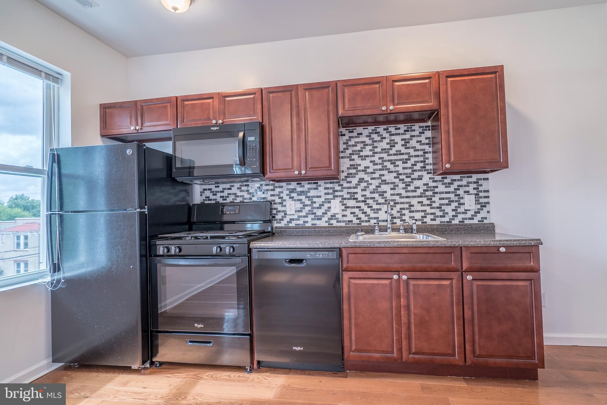 BELMONT - Commercial Sale