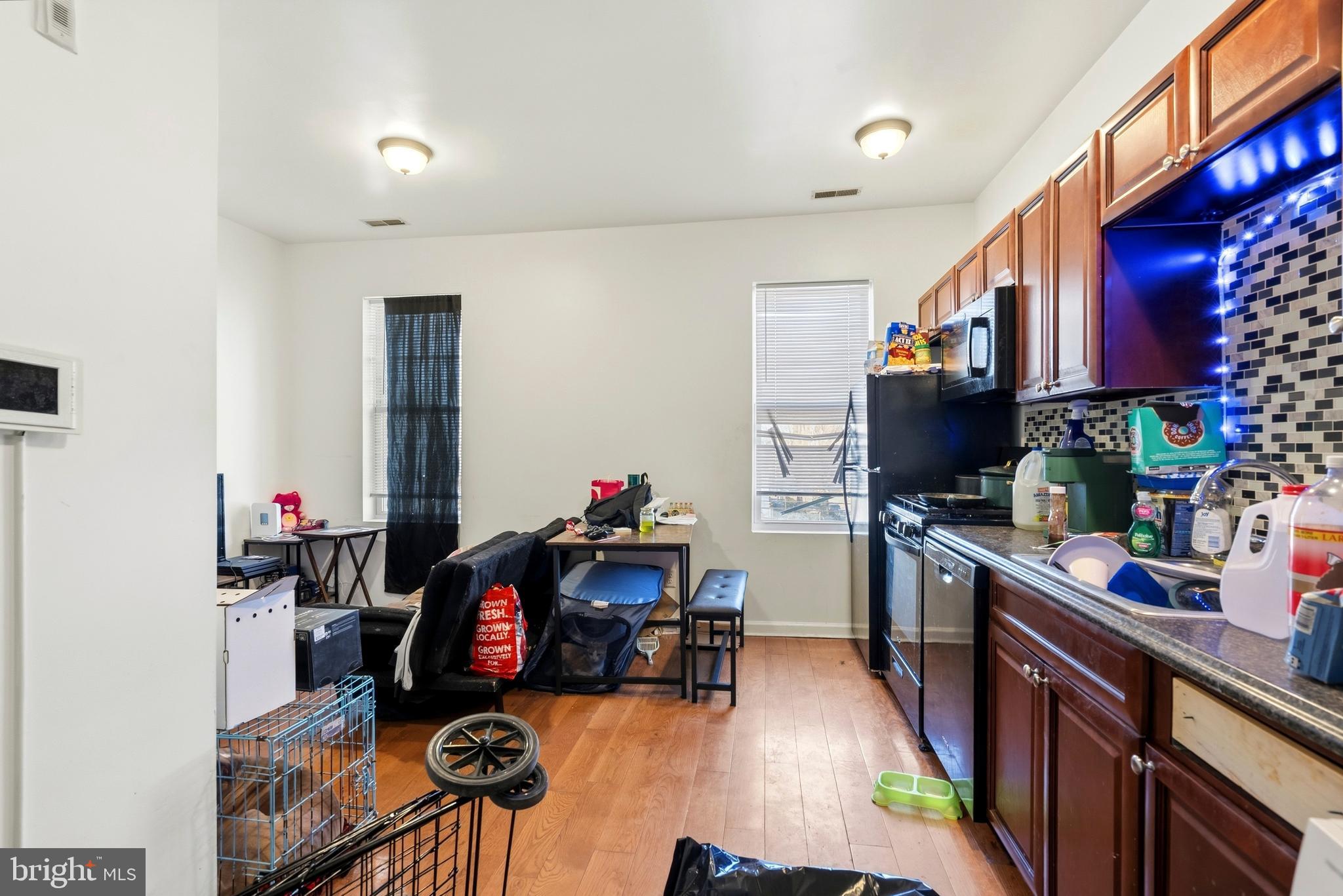 BELMONT - Commercial Sale