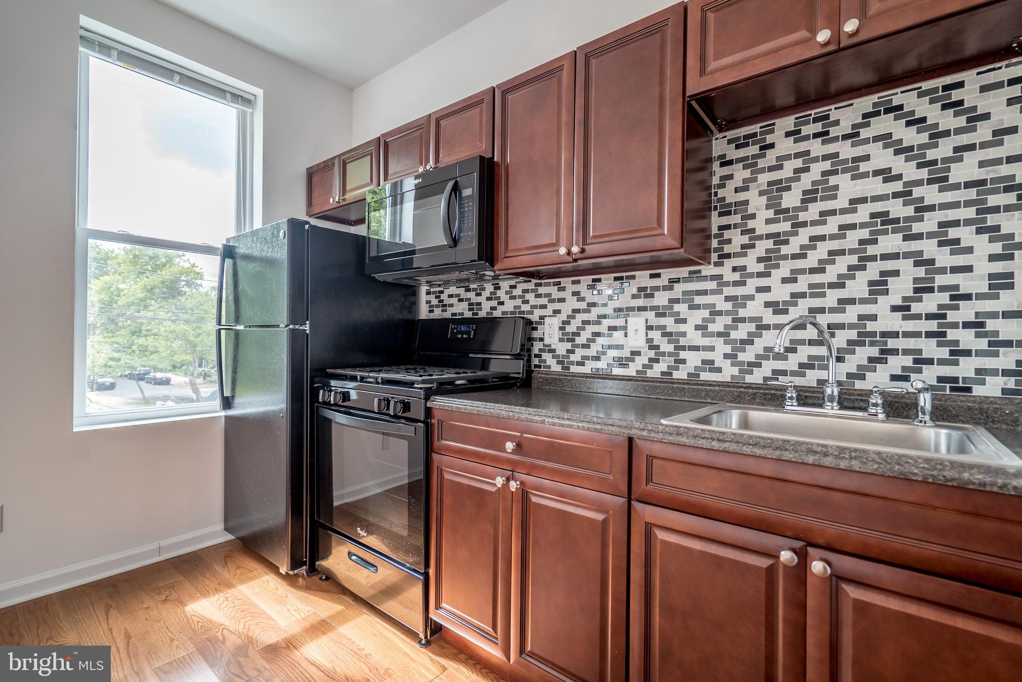 BELMONT - Commercial Sale