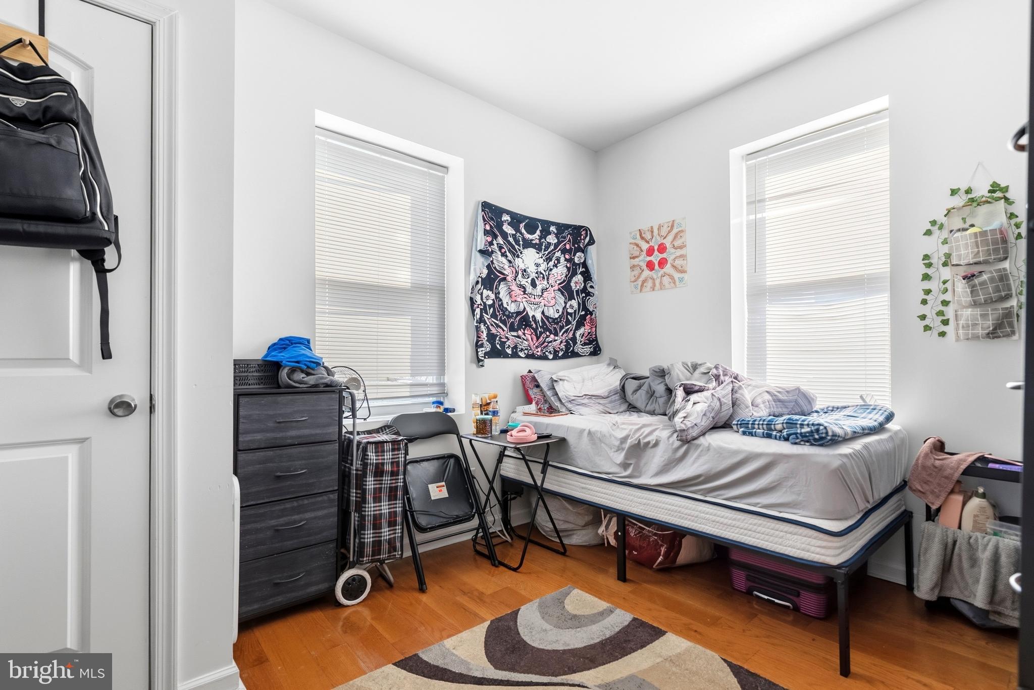 BELMONT - Commercial Sale