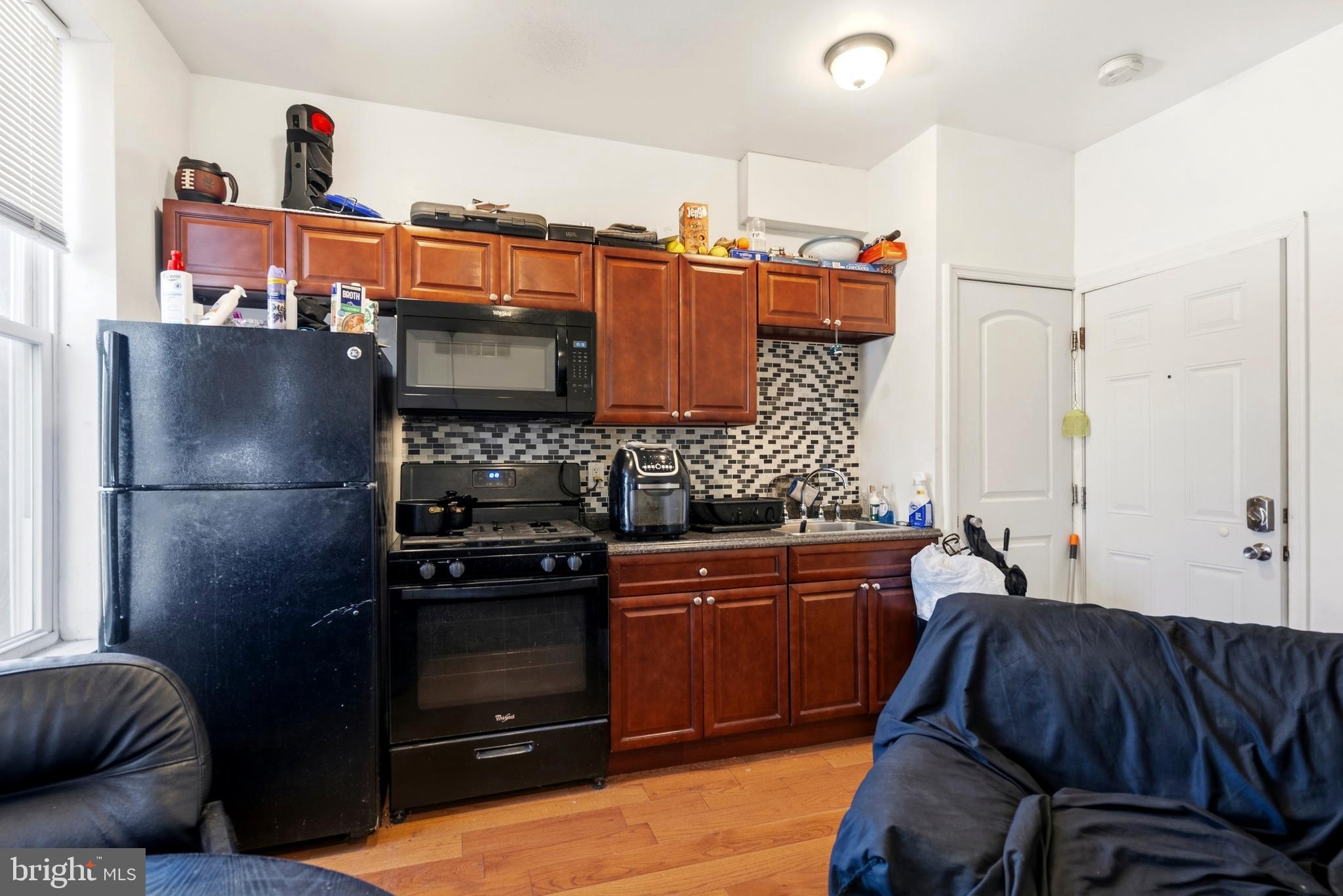 BELMONT - Commercial Sale