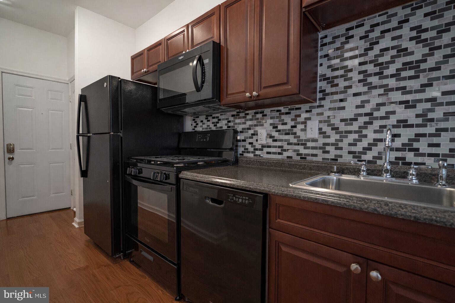 BELMONT - Commercial Sale