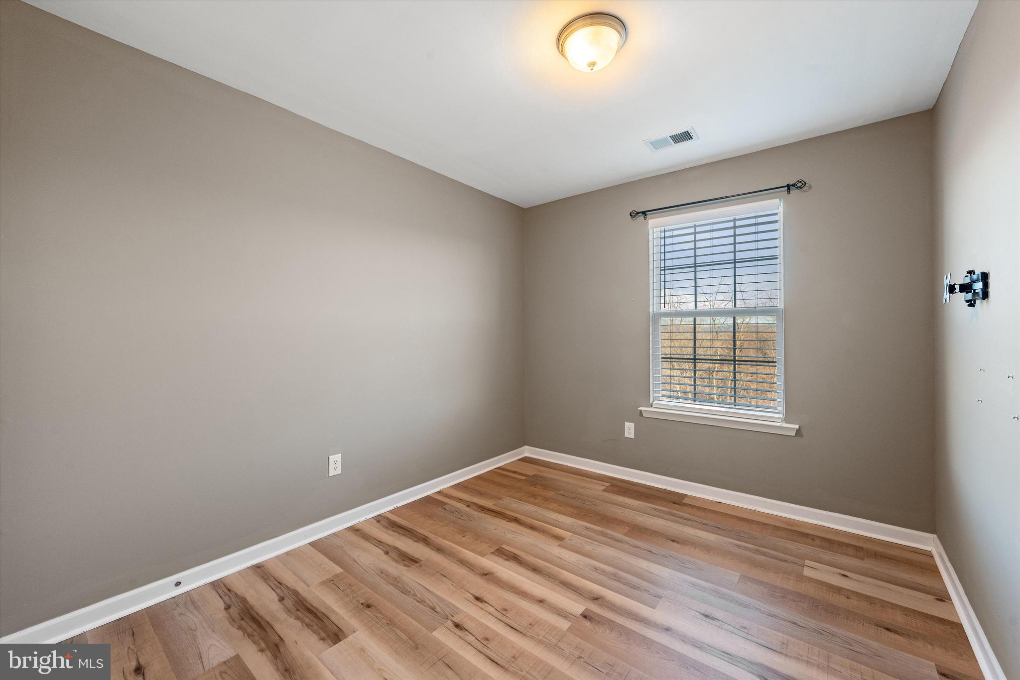 LAKELAND PLACE - Residential