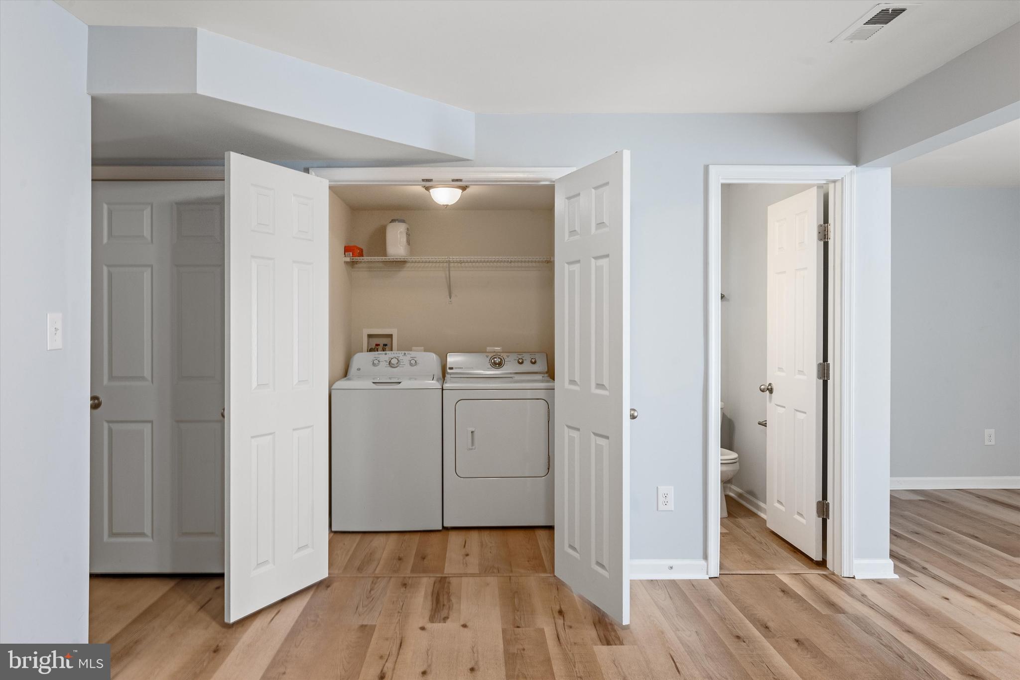 LAKELAND PLACE - Residential