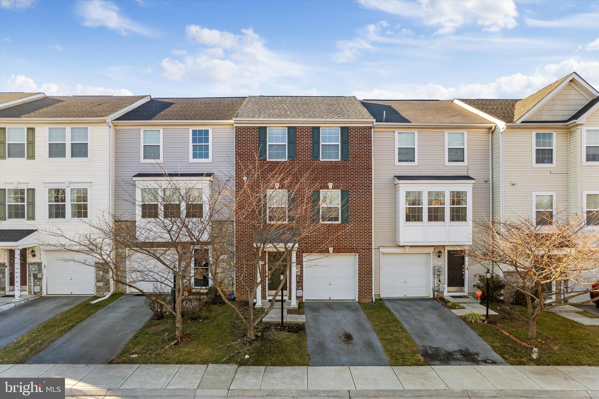 LAKELAND PLACE - Residential