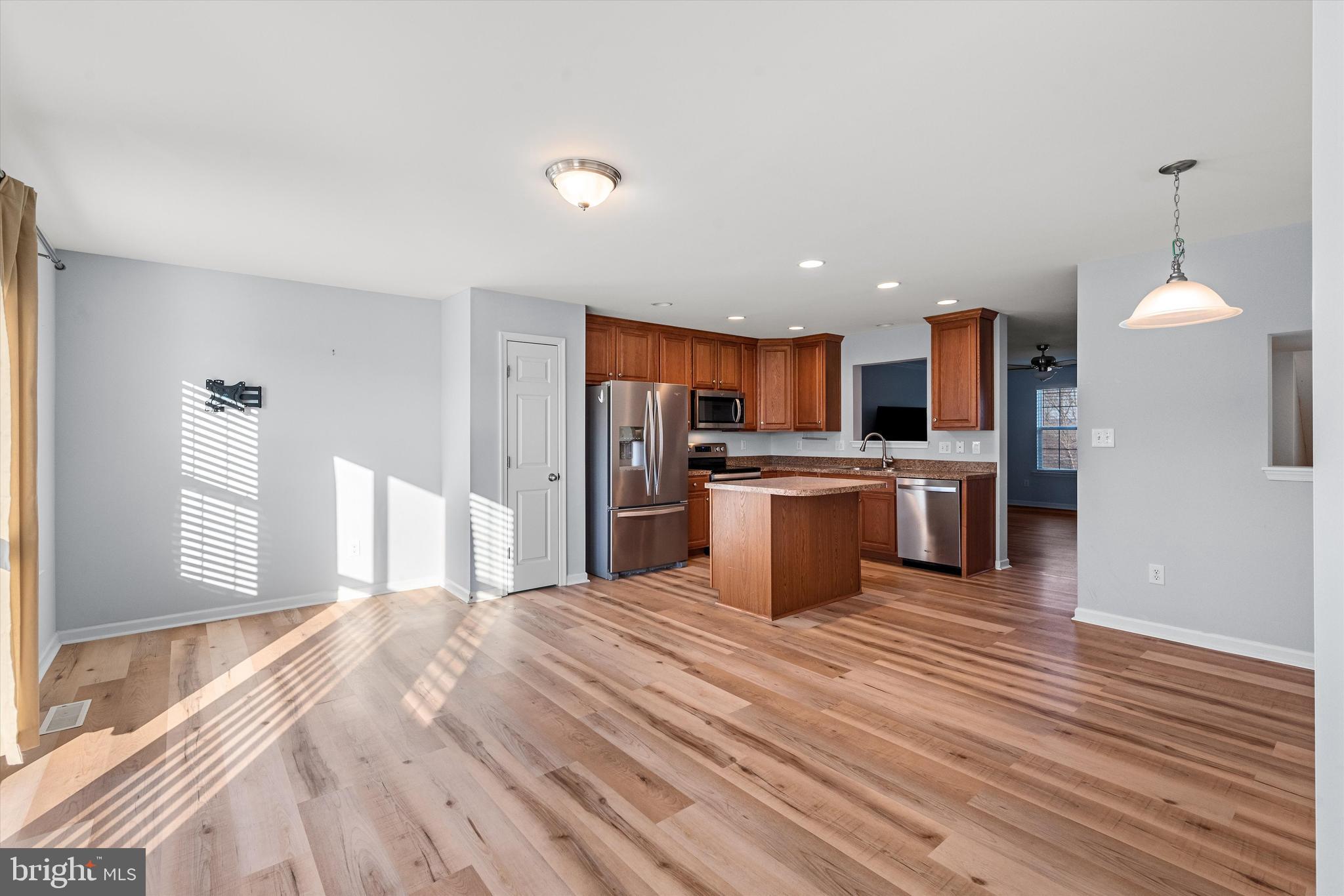 LAKELAND PLACE - Residential