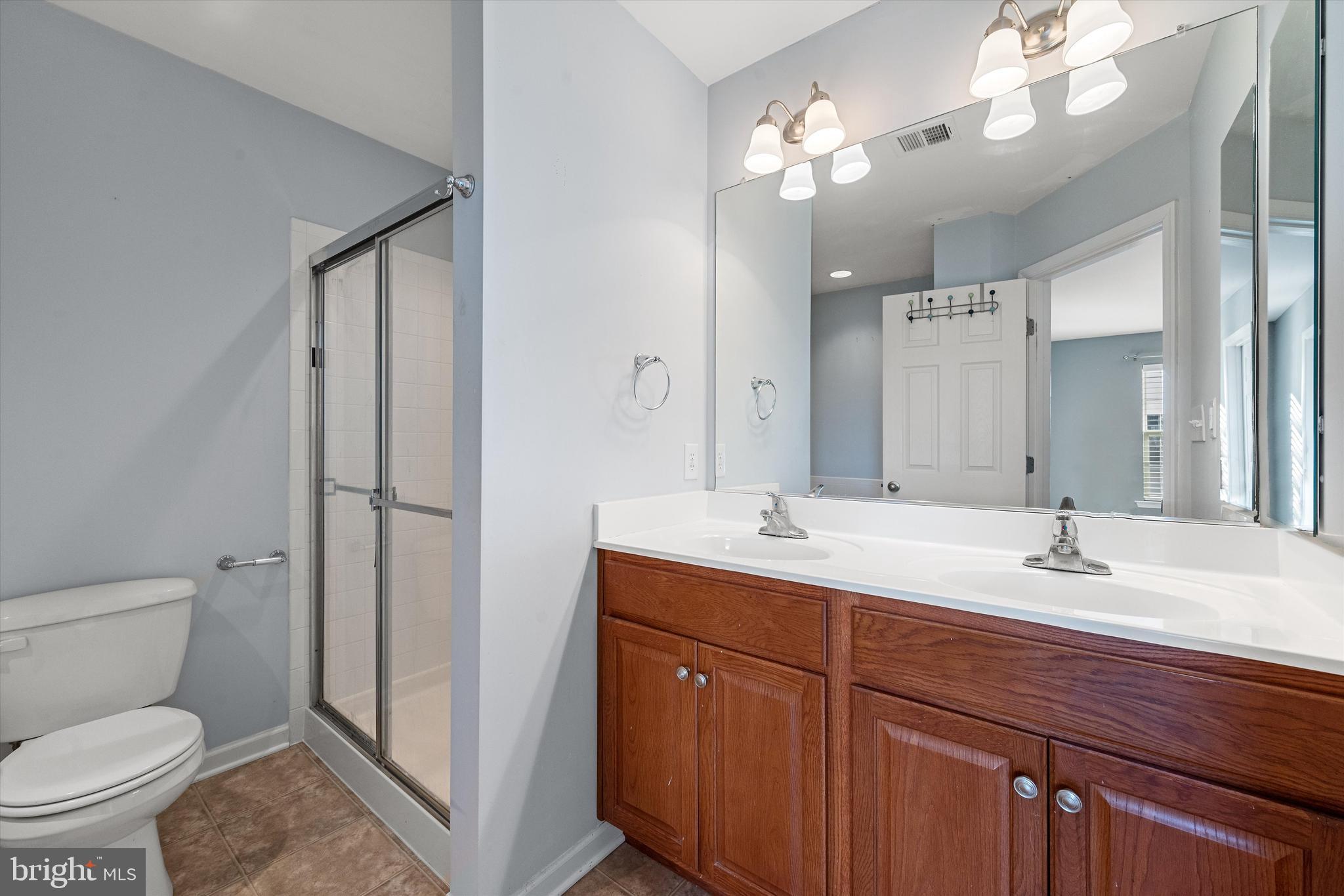 LAKELAND PLACE - Residential