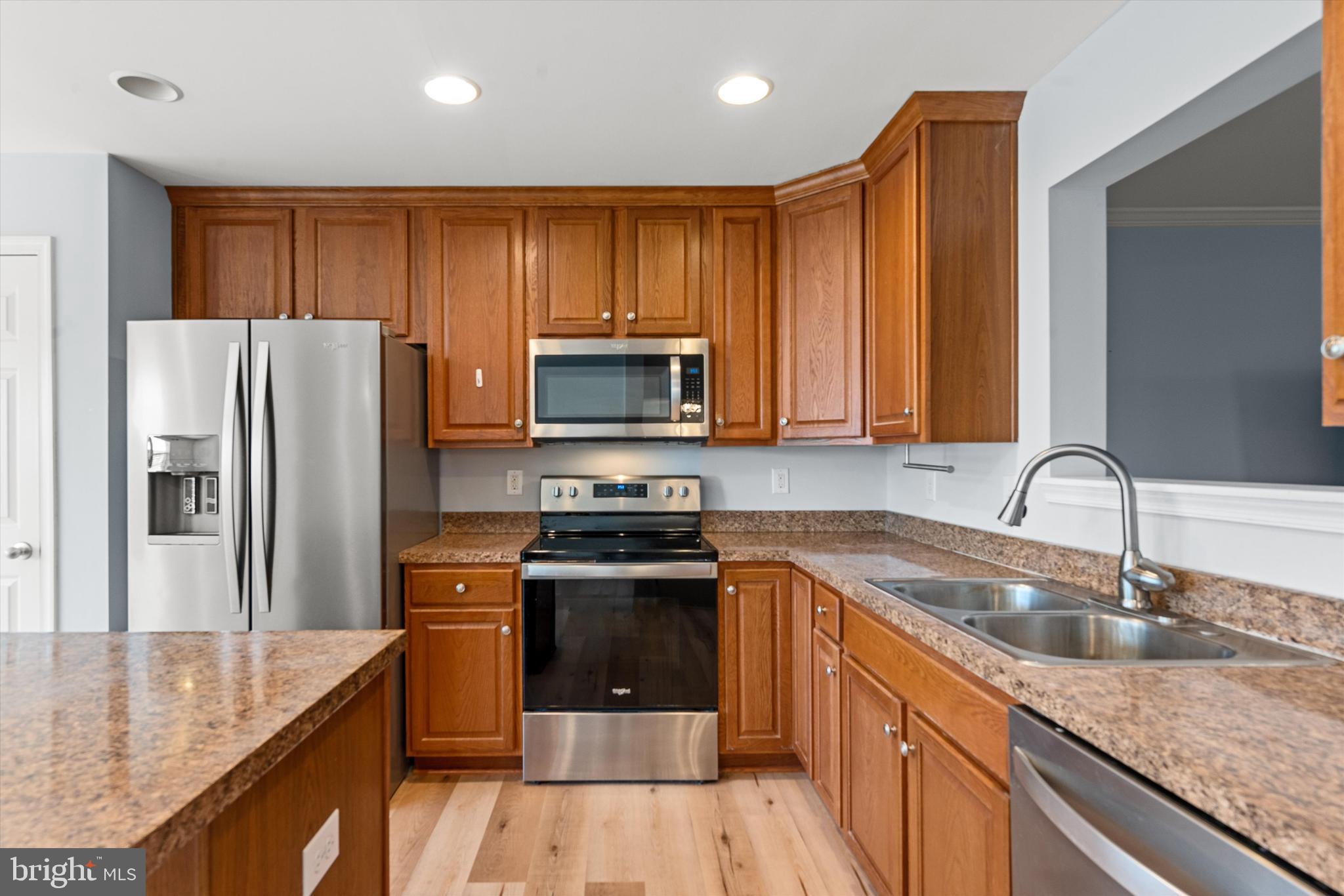 LAKELAND PLACE - Residential