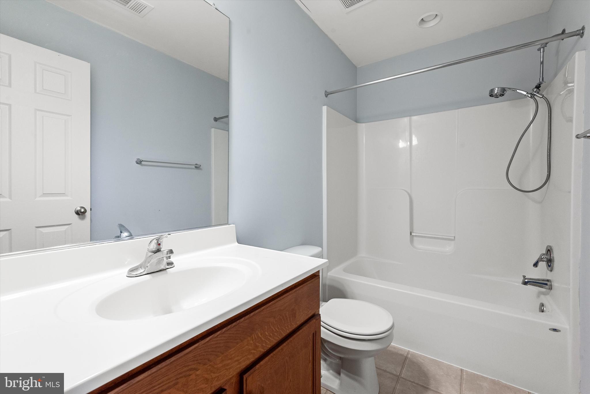 LAKELAND PLACE - Residential