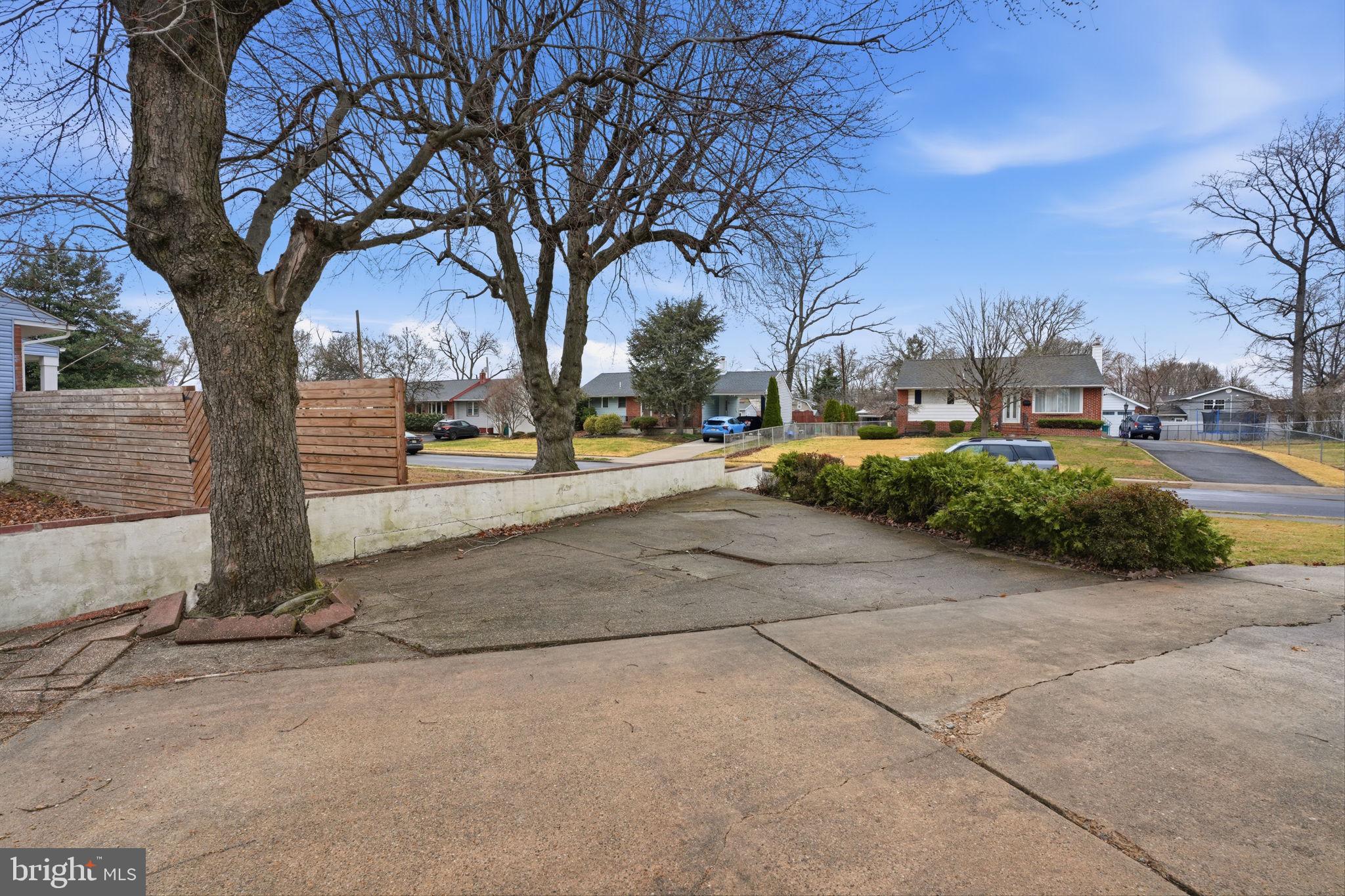 MAPLE SHADE - Residential