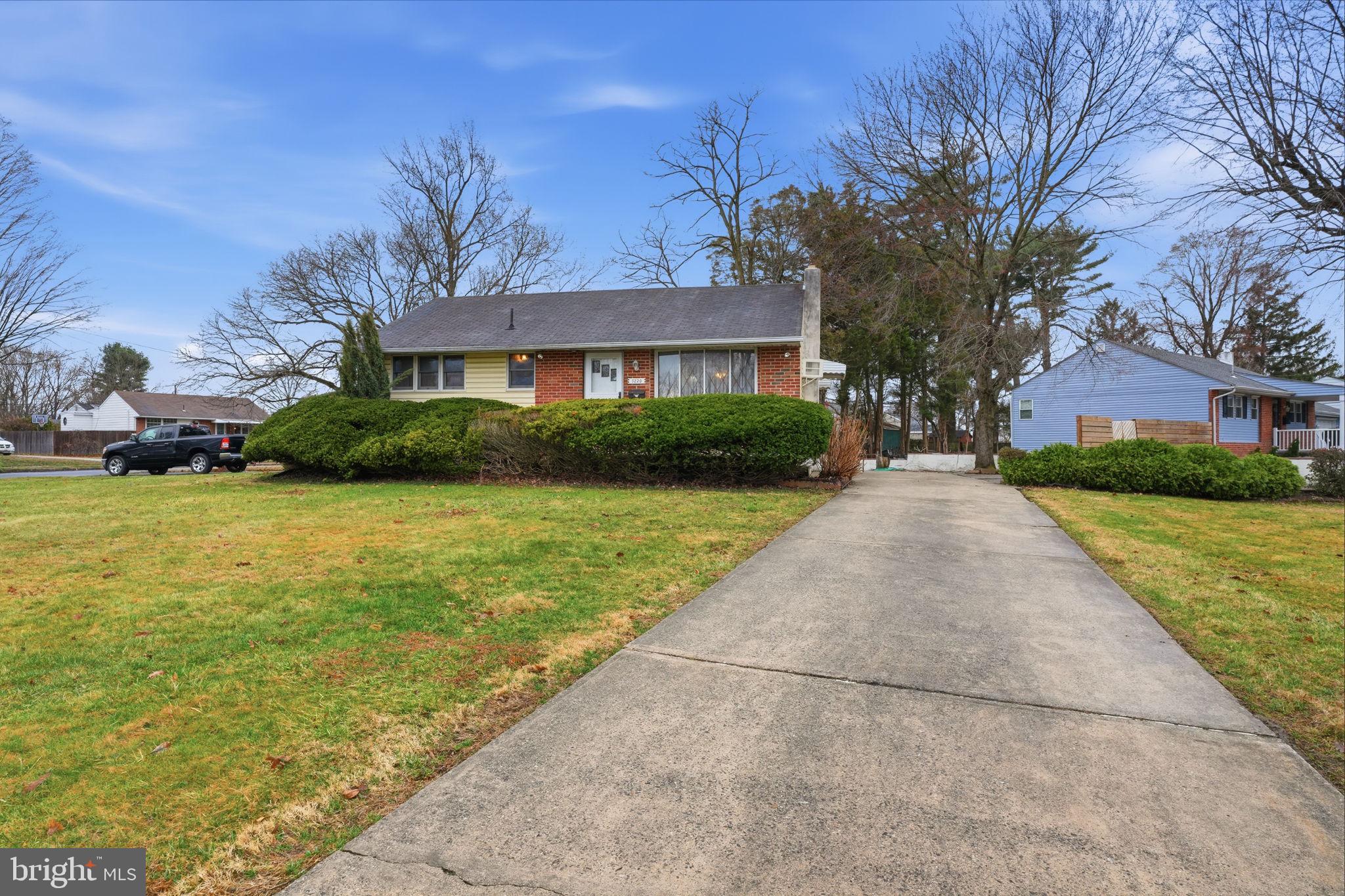 MAPLE SHADE - Residential