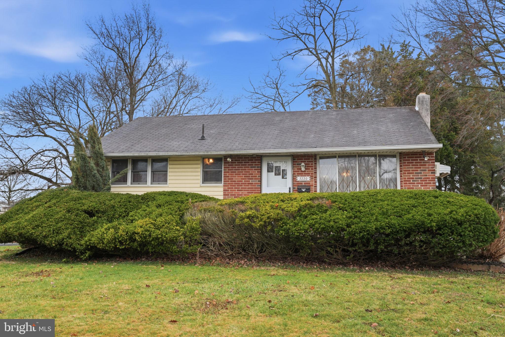 MAPLE SHADE - Residential