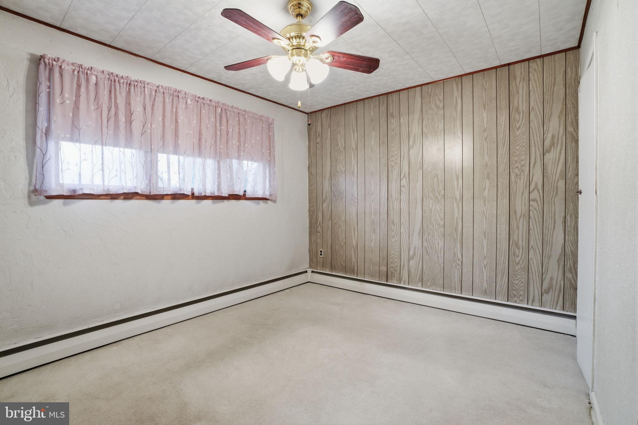 MAPLE SHADE - Residential