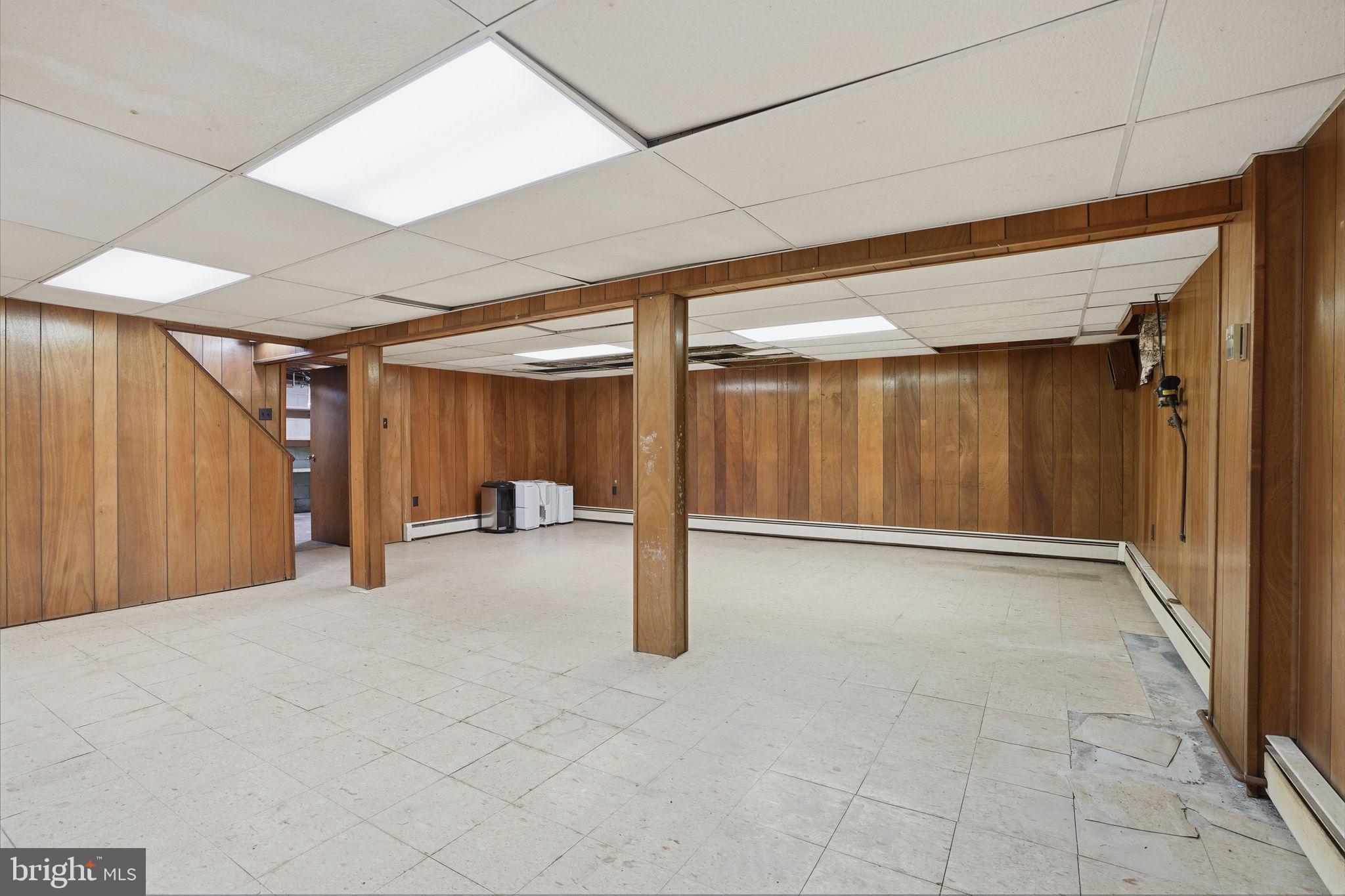 MAPLE SHADE - Residential