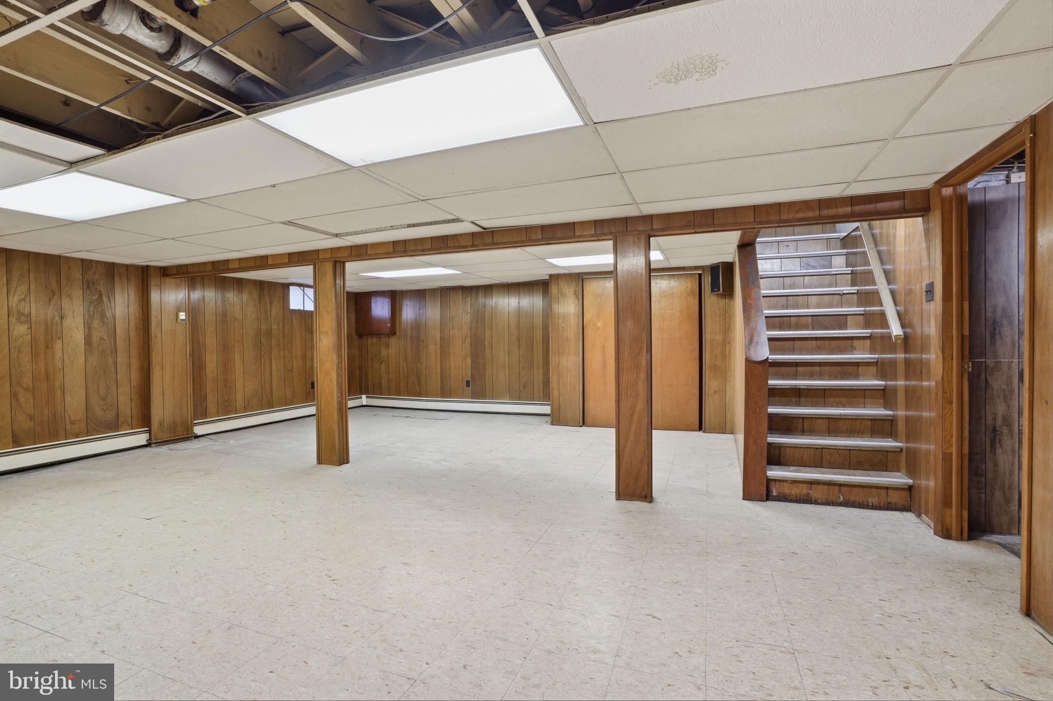 MAPLE SHADE - Residential